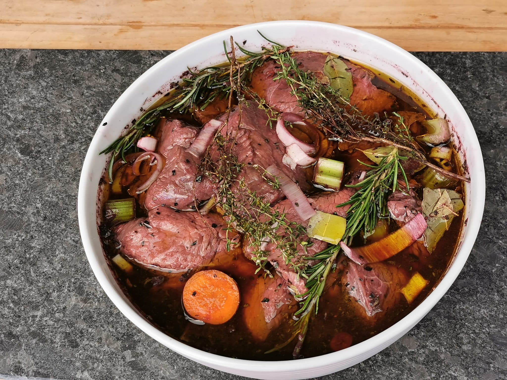 Rotwein Marinade für Rindfleisch