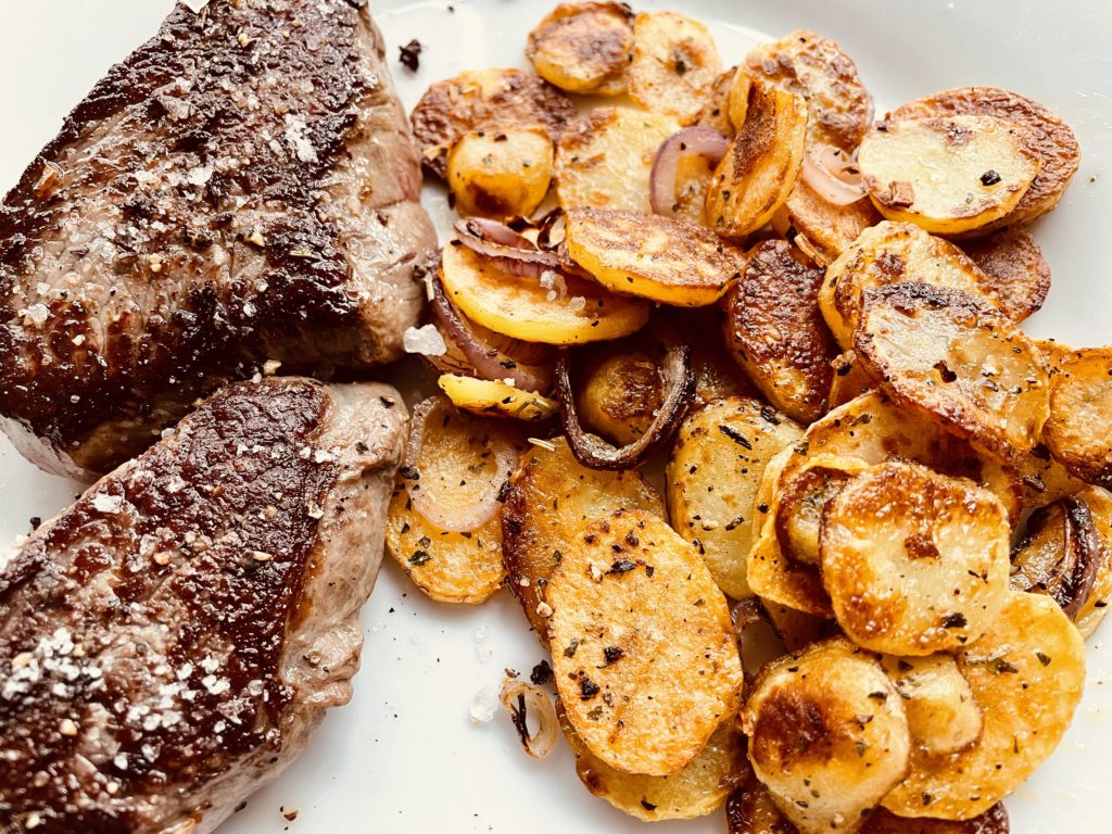 Bratkartoffeln aus rohen Kartoffeln - so werden sie perfekt ohne Vorkochen